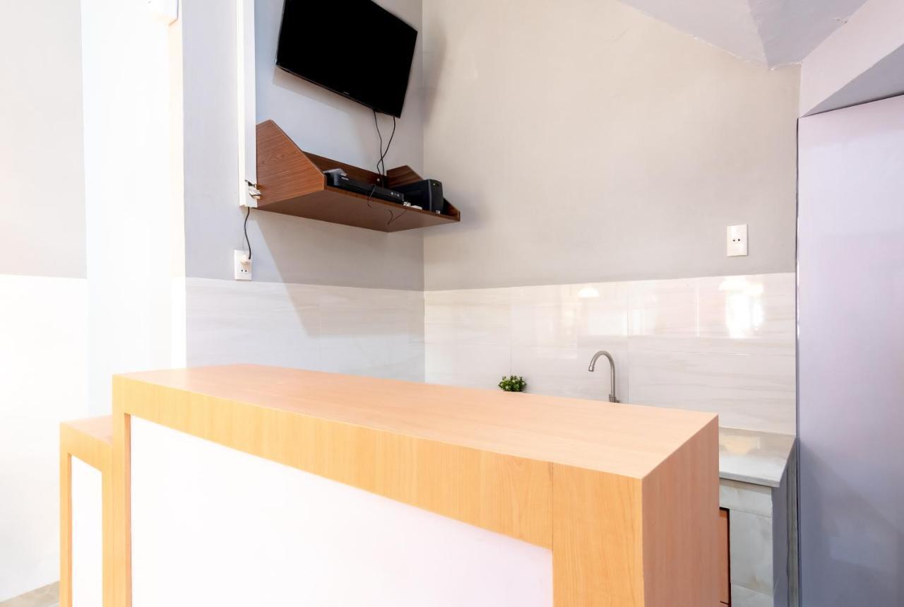 Oyo 1557 Bungas Guest House Medan Kültér fotó