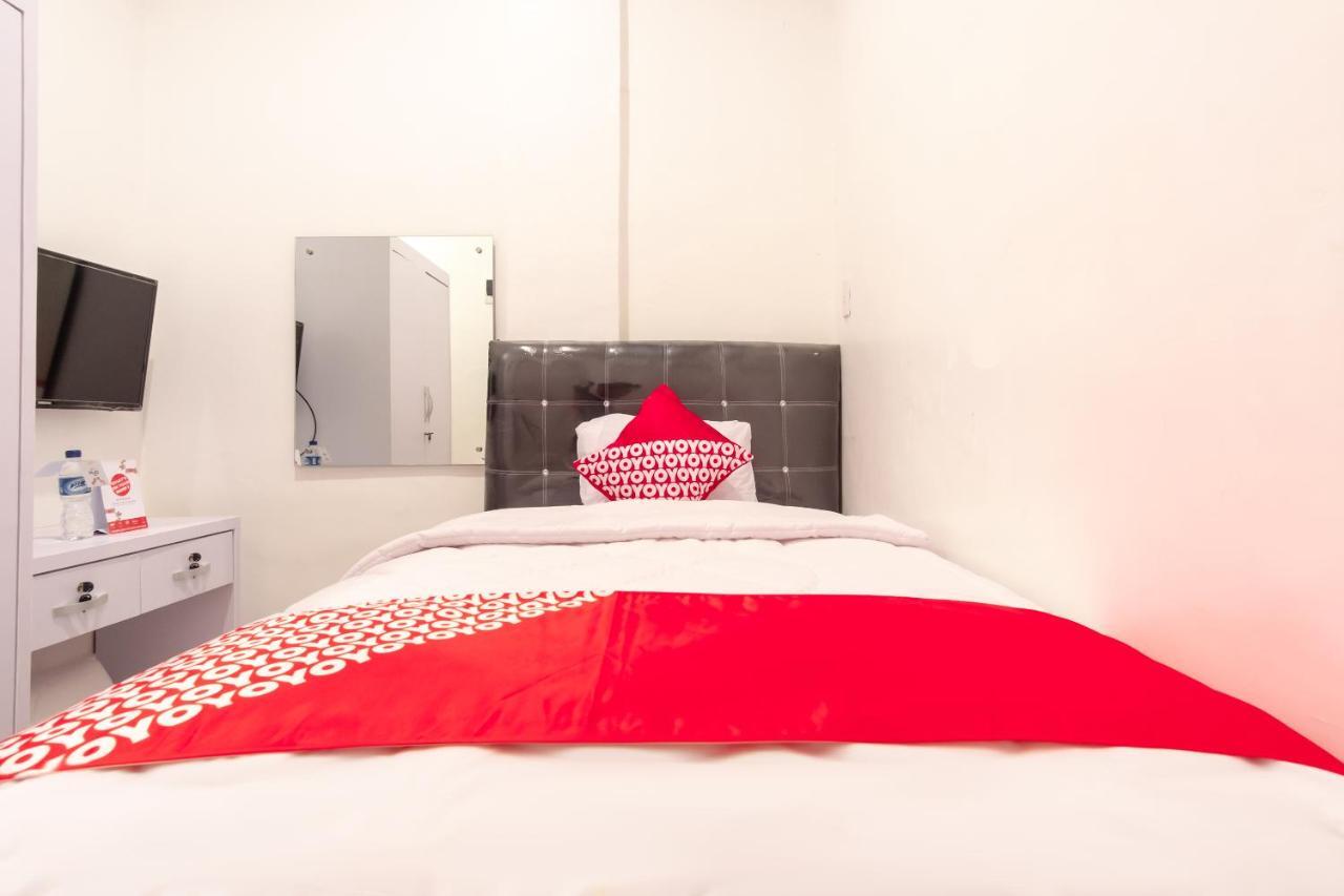 Oyo 1557 Bungas Guest House Medan Kültér fotó