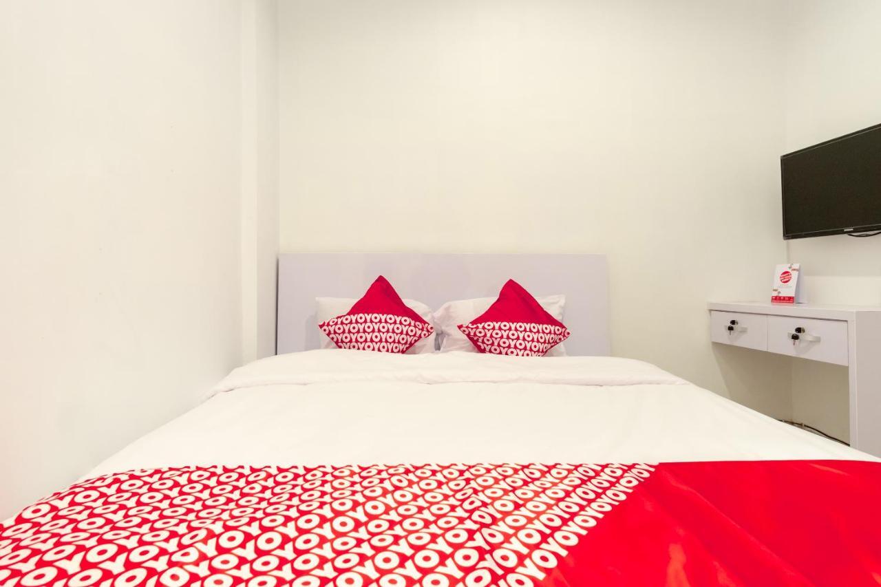 Oyo 1557 Bungas Guest House Medan Kültér fotó